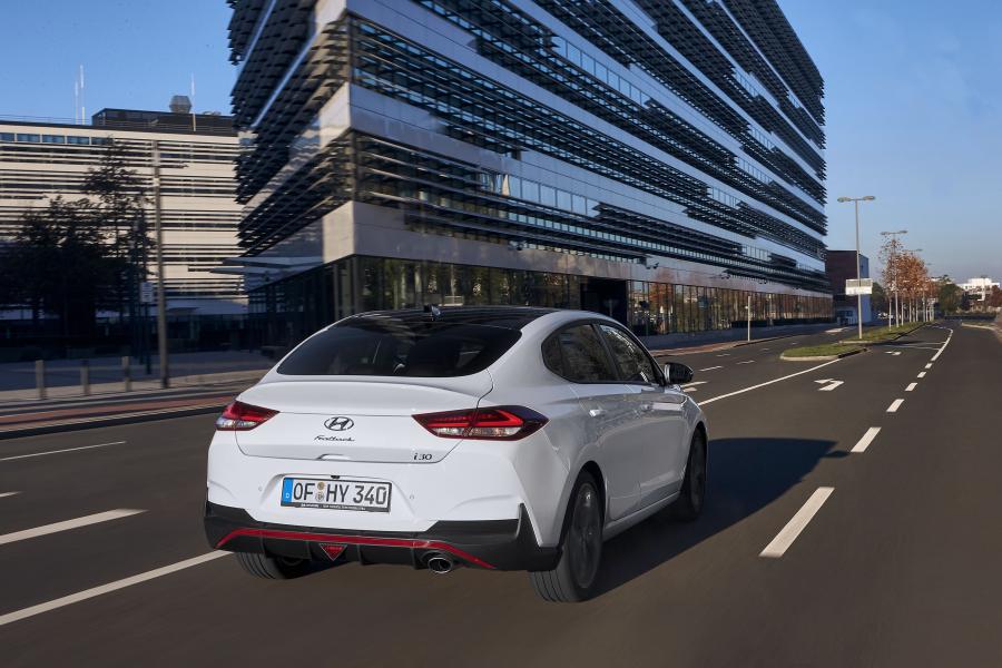  Hyundai i30 Fastback N Line 2018 года  (WW) (фото 4 из 35)